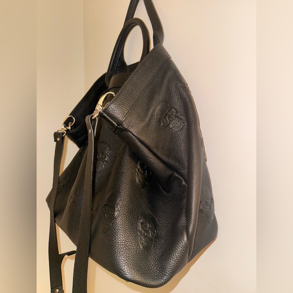 Viral TikTok bag!! IO Pelle Leather Skull Tote! - Picture 3 of 7
